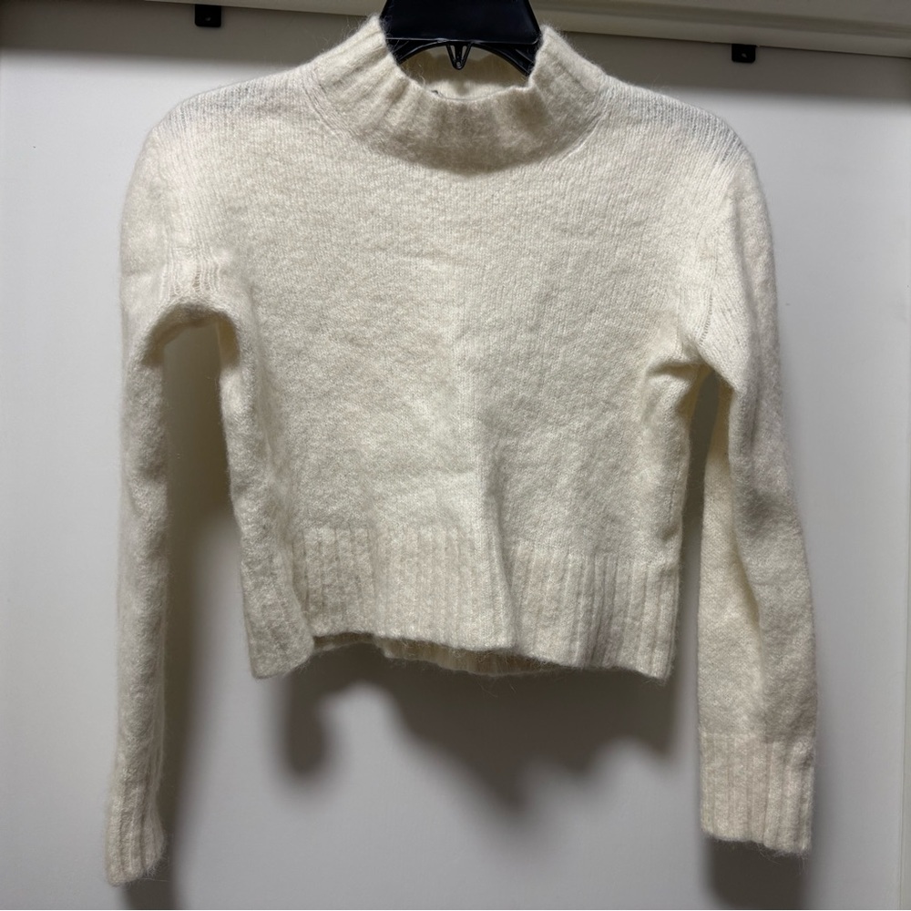 $128 MSRP Everlane Women's Cream Cropped Sweater size small